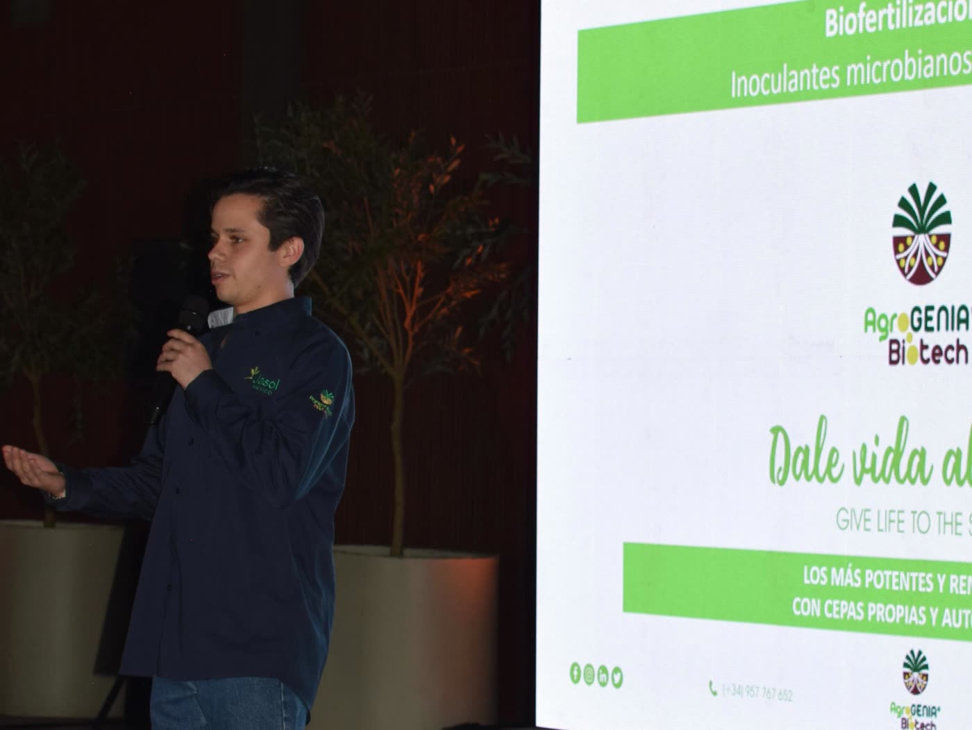 Presentación de Agrogenia Biotech ante agricultores